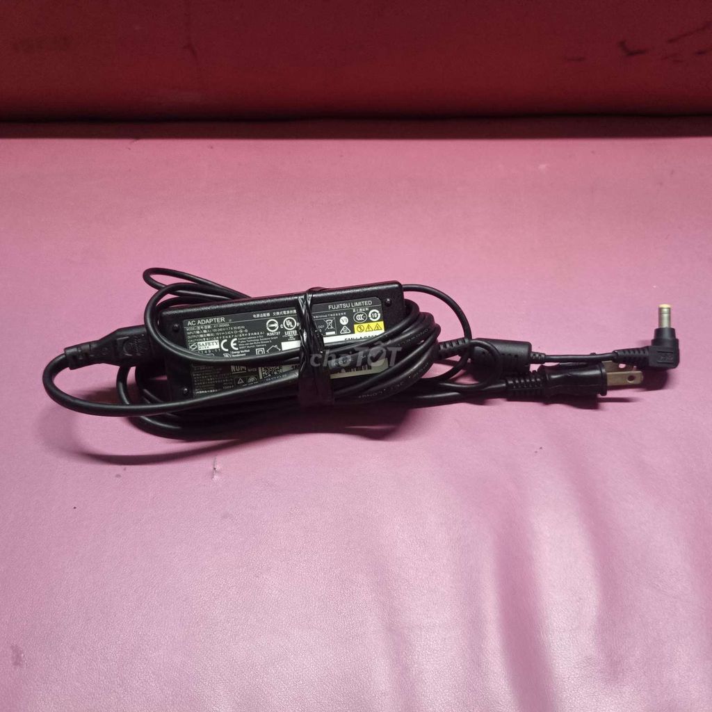 Sạc laptop HP 19V Đen giá 120k. Mua bán Phụ kiện (Màn hình, Chuột...) tại Quận Tân Phú Tp Hồ Chí Minh được đăng bởi HUYNH THANH NHANH hình 1