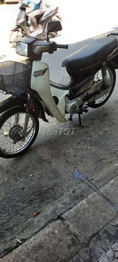 Honda Dream коричневая, белая