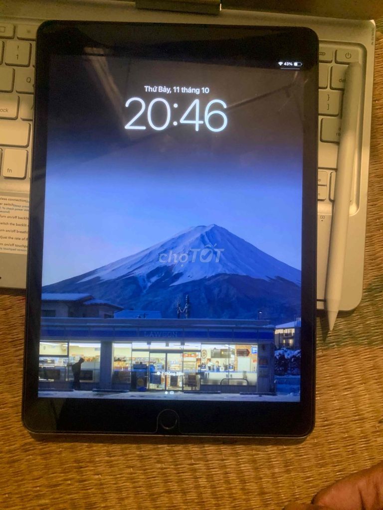 ipad Gen 9 64gb bản wifi kèm theo bàn phím,pencil. Mua bán Máy tính bảng tại Huyện Chương Mỹ Hà Nội được đăng bởi Hậu Giang Đồng Văn hình 1