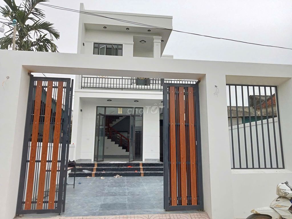 Định cư Mỹ chính chủ cần bán nhanh nhà 2 lầu mới 100% Ở  KDC BỬU LONG