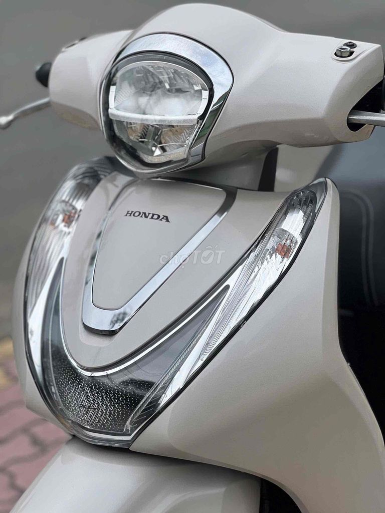 ❤️ Sh mode đời 2022 odo 9000km bstp chính chủ. Mua bán Xe máy tại Quận 11 Tp Hồ Chí Minh được đăng bởi Hưng Từ hình 11