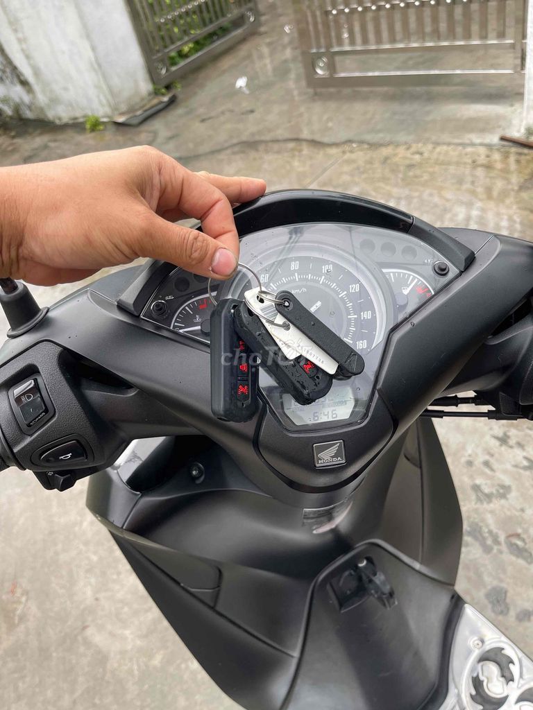 Cần bán sh 150 cbs fom chót 2019 dán full li lông. Mua bán Xe máy tại Quận Kiến An Hải Phòng được đăng bởi Đức Anh  hình 4