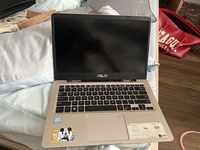 MÁY TÍNH ASUS VIVOBOOK S14 BỊ CHAI PIN, GÃY BẢN LỀ. Mua bán Laptop tại Quận Gò Vấp Tp Hồ Chí Minh được đăng bởi Tran Thi Huong Giang