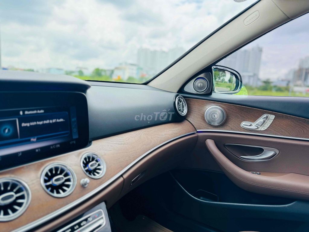 Mercedes Benz E Class 2017 E200 - 80.000km. Mua bán Ô tô tại Quận 7 Tp Hồ Chí Minh được đăng bởi Phạm Tân Tiến  hình 10