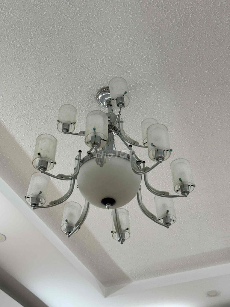 Đèn chùm kim loại, thủy tinh. Mua bán Đèn tại Quận Hải Châu Đà Nẵng được đăng bởi Nguyễn Hải Yến hình 1