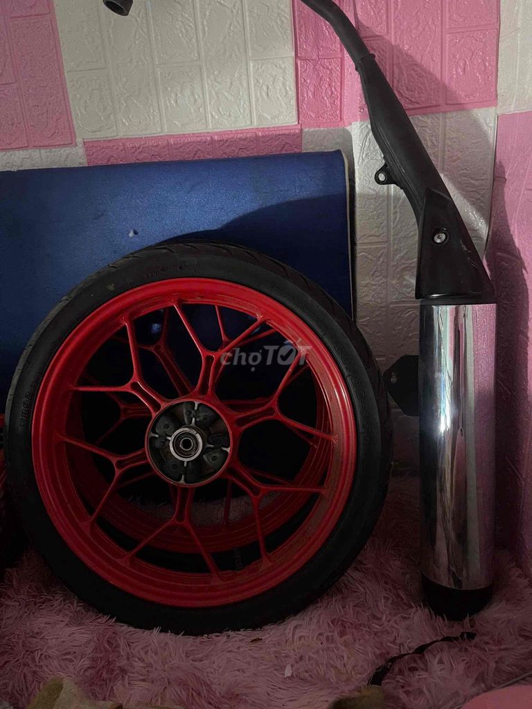 dư dùng nên bán lại mâm vs pô có bán lẻ pô. Mua bán Phụ tùng xe tại Thành phố Biên Hòa Đồng Nai được đăng bởi Đông hình 1