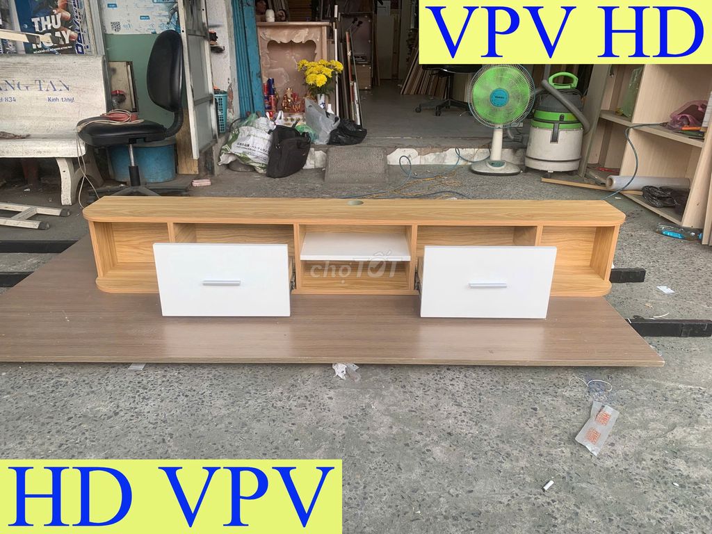 Kệ tivi gổ_Kệ tivi treo tường_Kệ tivi 1m8_Kệ tivi$. Mua bán Tủ, kệ gia đình tại Quận 8 Tp Hồ Chí Minh được đăng bởi Hàng Thanh Lý 268 hình 1