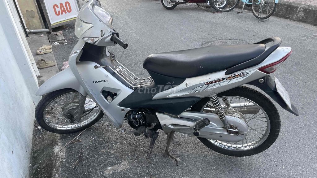 Honda Wave A100 серебристый, номер 30