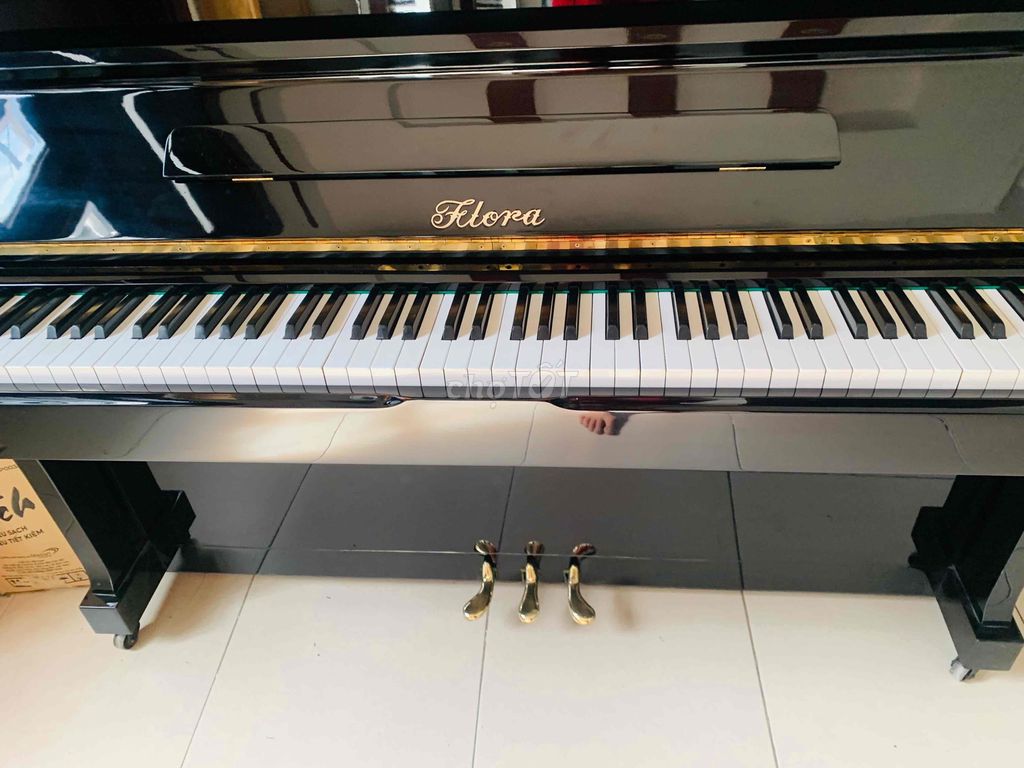 piano cơ Flora hàng Nhật