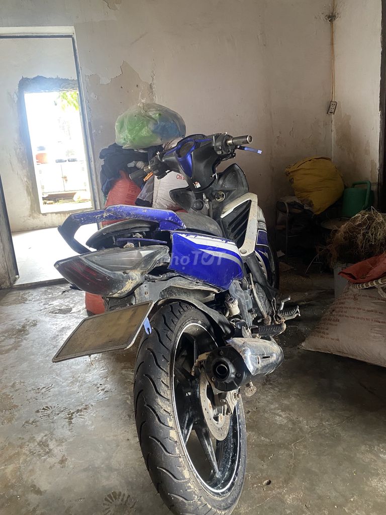 Dư xe không dùng đến nên bán. Mua bán Xe máy tại Huyện Quỳnh Lưu Nghệ An được đăng bởi Bui dat hình 2