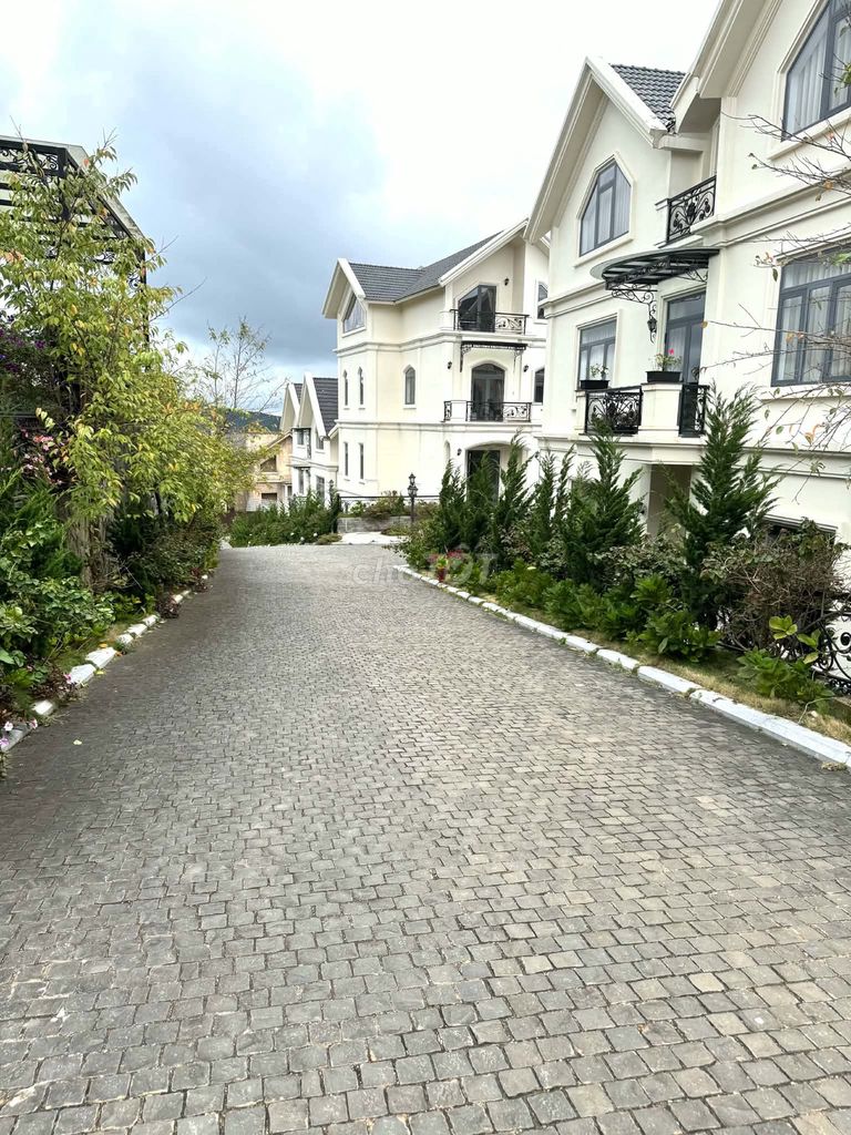 Вилла в районе Манглинь