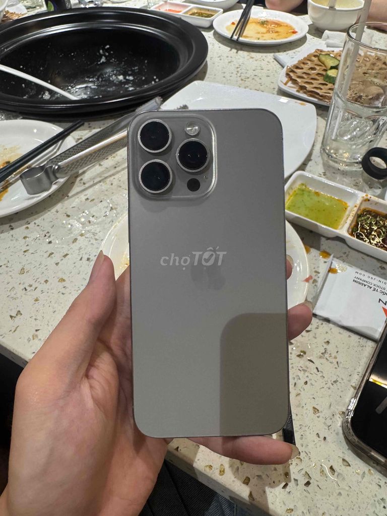 Apple iPhone 15 Pro Max QT 256GB Titan Tự Nhiên. Mua bán Điện thoại tại Quận 10 Tp Hồ Chí Minh được đăng bởi Thạch Khang hình 1