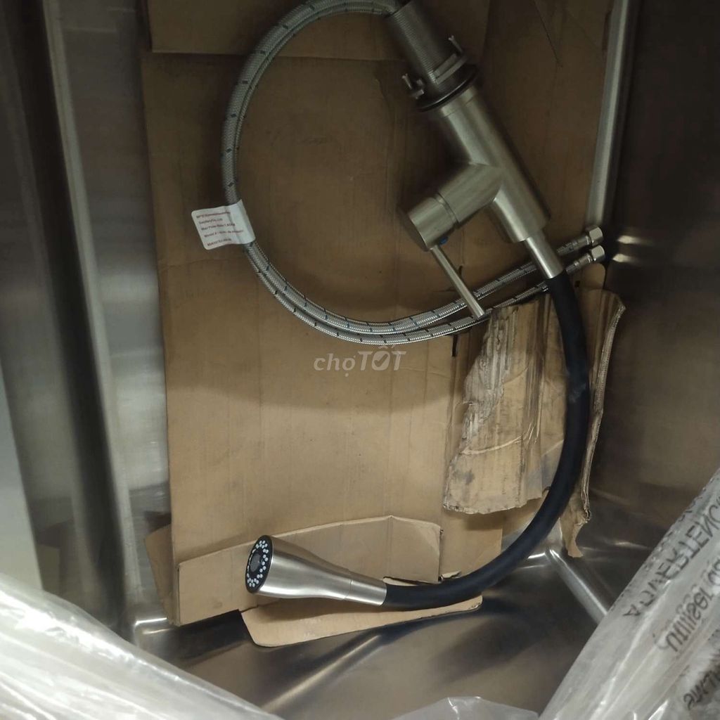 Vòi rửa chén kim loại màu bạc. Mua bán Thiết bị vệ sinh, nhà tắm tại Thành phố Thuận An Bình Dương được đăng bởi trương thị tuyết mai hình 1