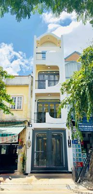 Nhà mới đẹp mặt tiền giá rẻ sổ hồng riêng.