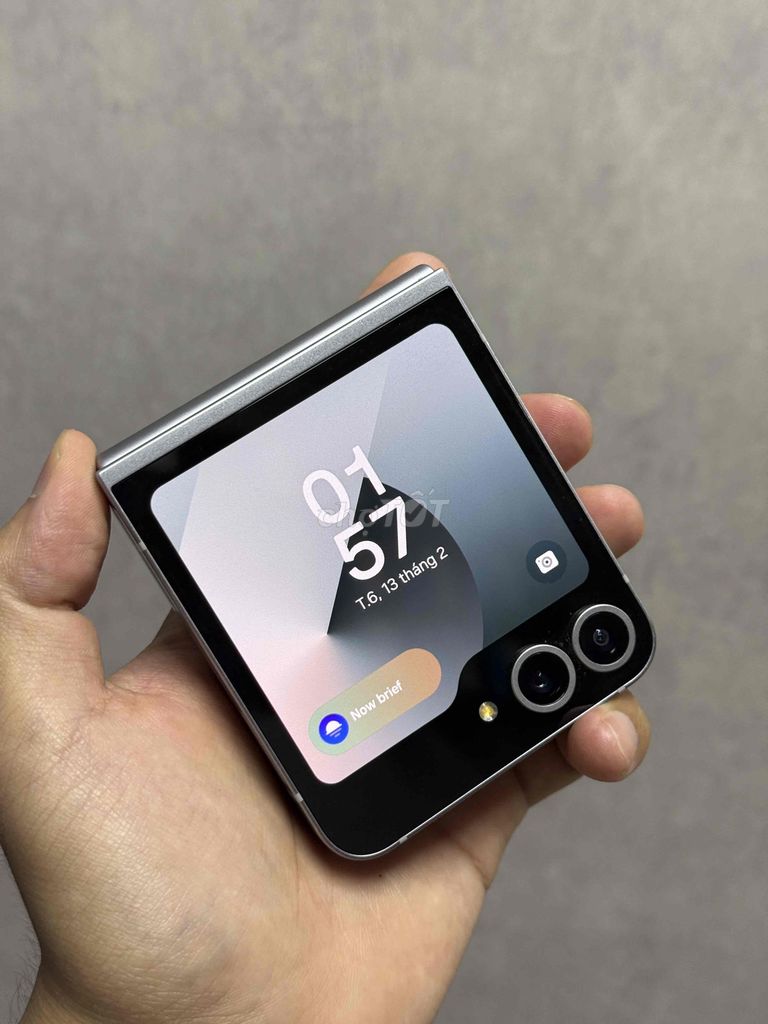 Samsung Zlip 6 12GB/512GB Bạc. Mua bán Điện thoại tại Quận Bình Thạnh Tp Hồ Chí Minh được đăng bởi Tuấn 5G Giá Sỉ Sam hình 1