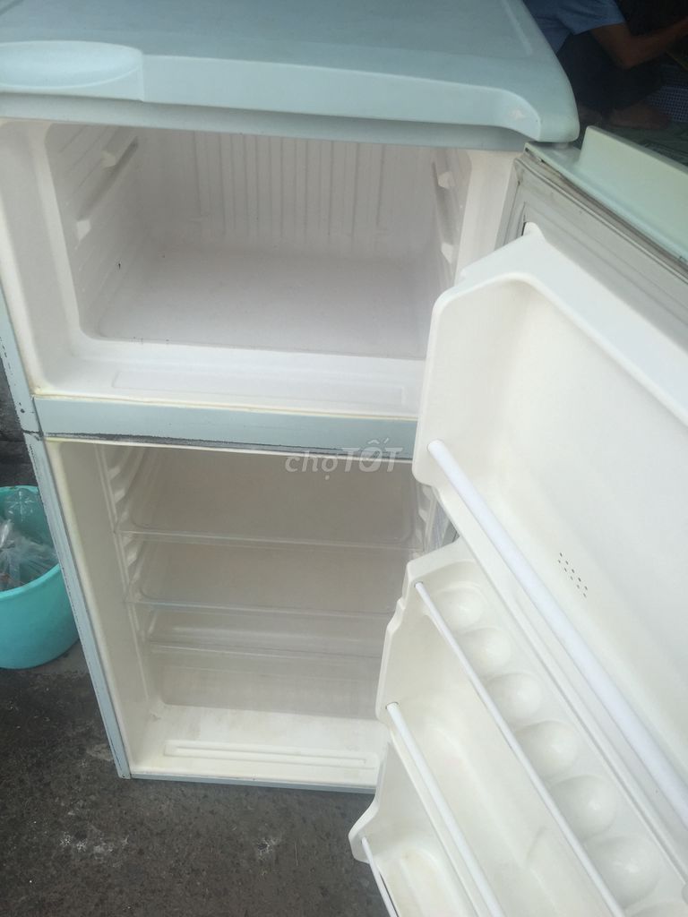 0392467591 - Can ban tủ lạnh sanyo 120 lit đang xài ok