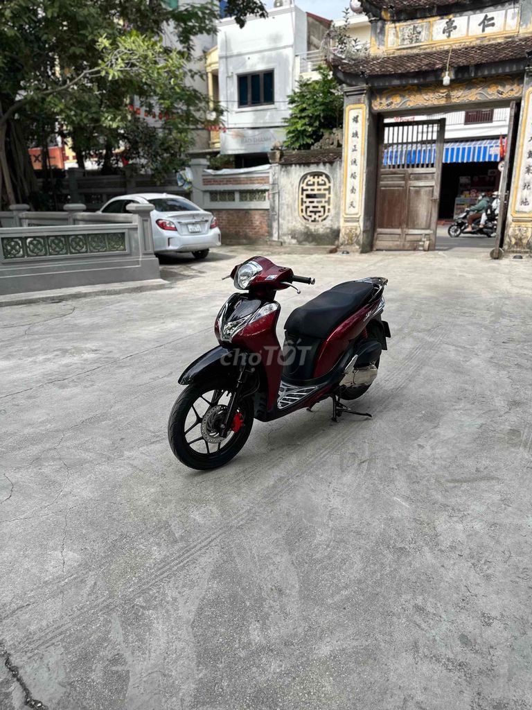 Honda SH Mode 2016 Đỏ đen 20000 km. Mua bán Xe máy tại Quận Lê Chân Hải Phòng được đăng bởi Nguyễn Thế Hiếu hình 2