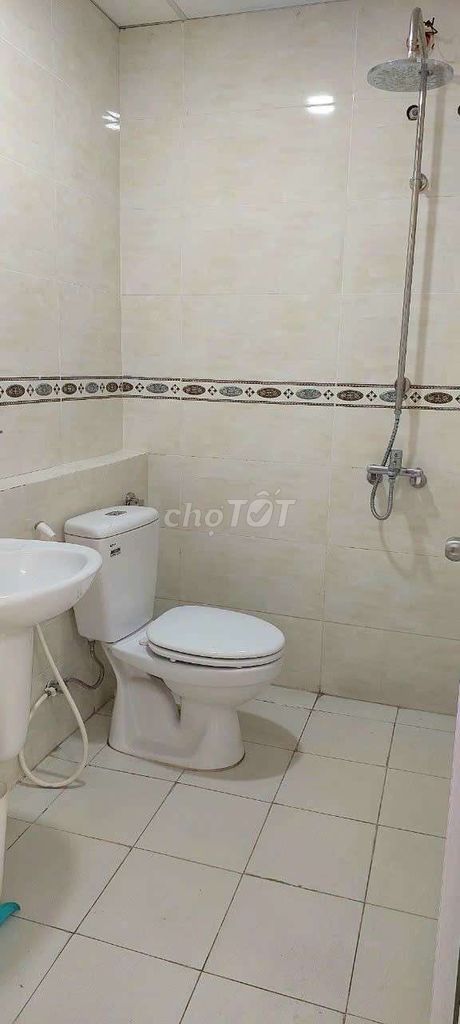 Căn hộ 120mét, 3phòng ngủ, 3toilet, 2máy lạnh, nhà đẹp, giá rẻ quận 2