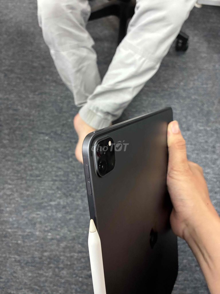 Apple iPad Pro 2020 128GB Xám. Mua bán Máy tính bảng tại Quận Nam Từ Liêm Hà Nội được đăng bởi Nguyễn Cương hình 1