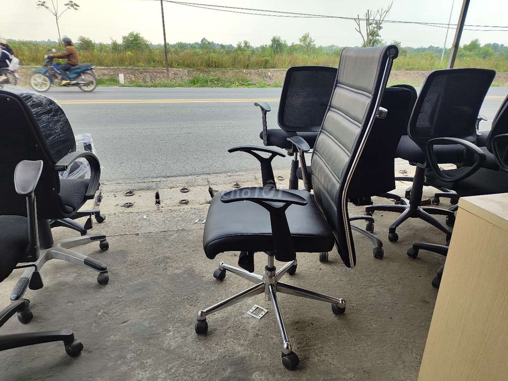 Ghế Trưởng phòng bọc da ( thanh lý ). Mua bán Đồ dùng văn phòng tại Huyện Đức Hòa Long An được đăng bởi Đồ Cũ VP PHÚ HƯNG hình 1