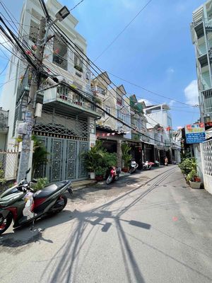 chính chủ gửi bán lô đất mặt tiền hẻm xe hơi đường 42 phường bình trưn