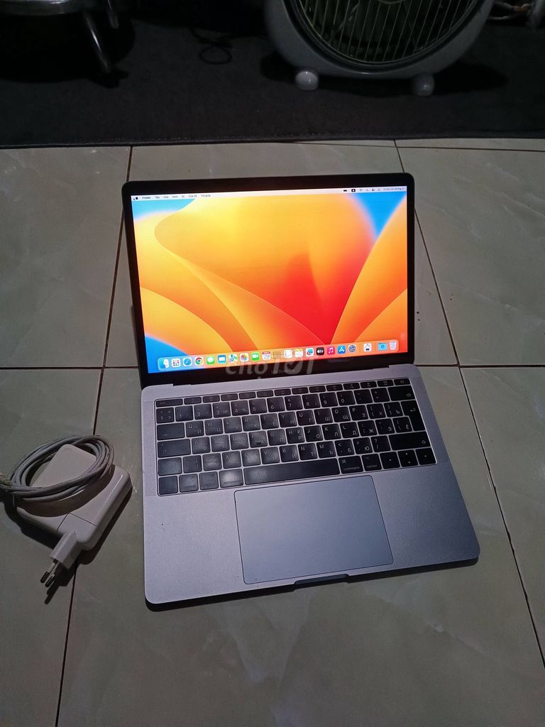 Apple Macbook Pro 2017 i5 8GB. Mua bán Laptop tại Quận Sơn Trà Đà Nẵng được đăng bởi VPT H hình 1