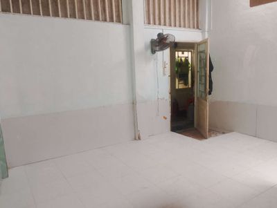 Phòng 20 Mét Vuông Ngã Tư Phú Nhuận Có Máy Lạnh Giờ Tự Do