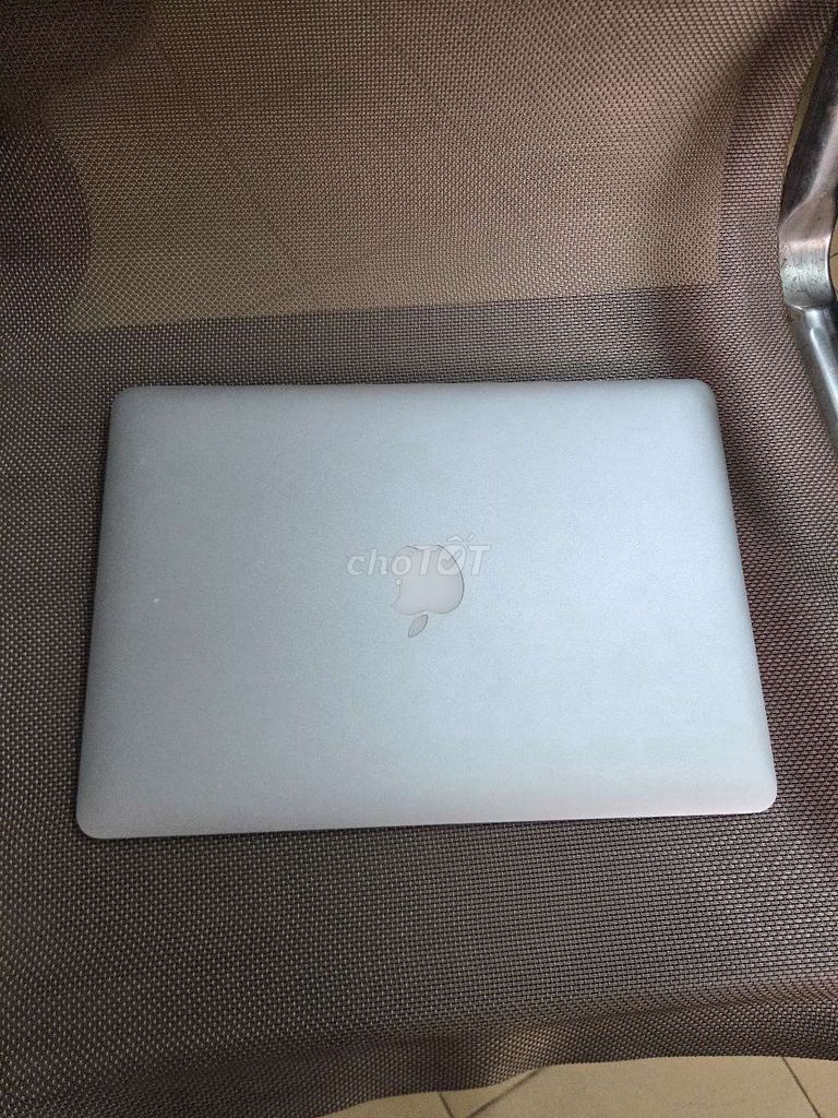 Apple MacBook Air Bạc Hư hỏng. Mua bán Laptop tại Quận 5 Tp Hồ Chí Minh được đăng bởi Tuấn hình 1