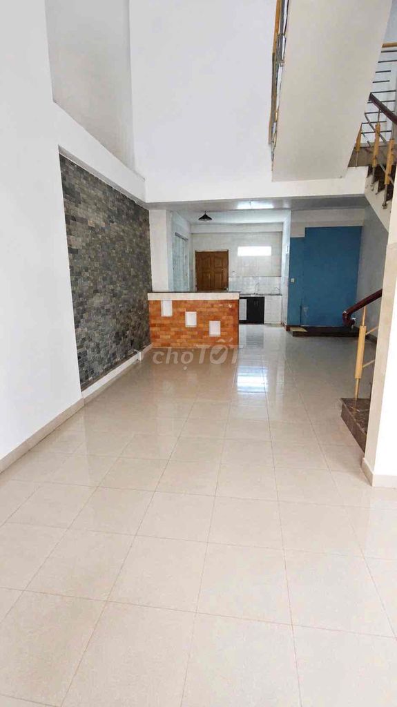 Cho thuê nhà nguyên căn đường Gò Dầu 5x18m, 1 lầu 2pn sơn sửa mới