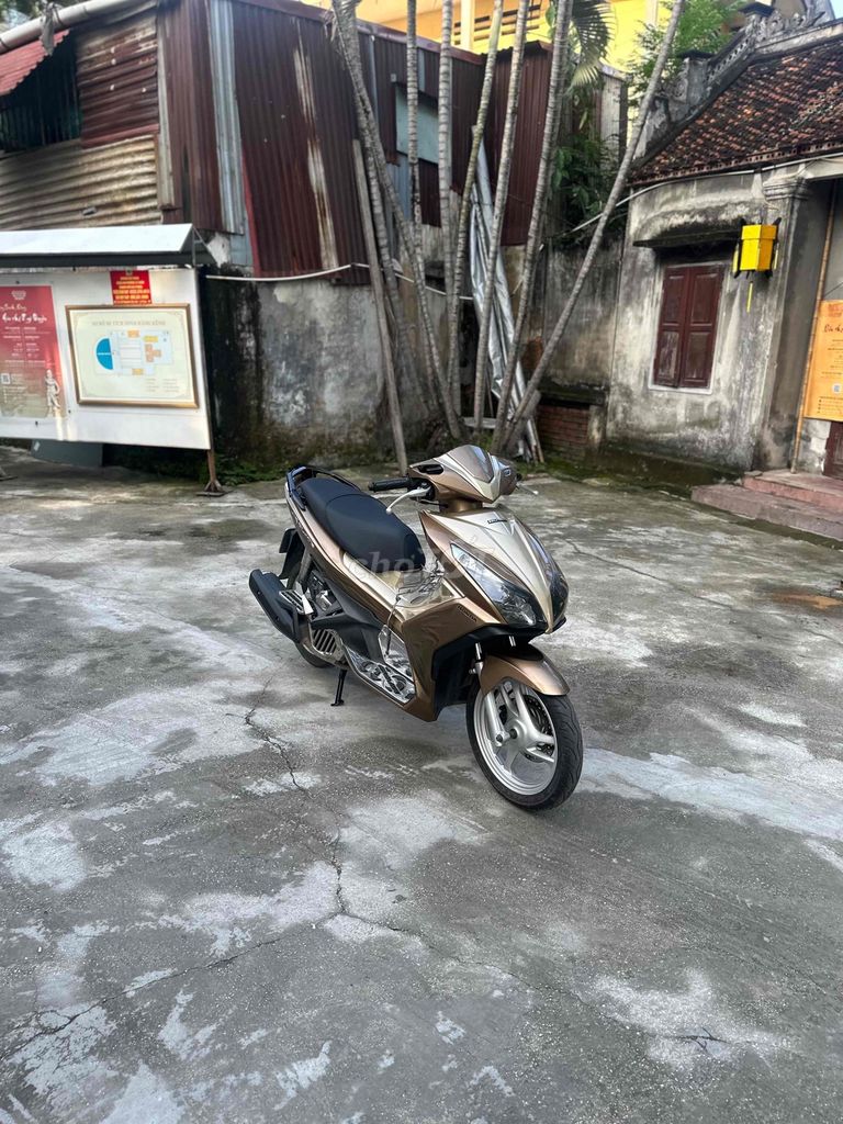 ab 2015 máy zin chính chủ. sơn nhựa mới keng. Mua bán Xe máy tại Quận Lê Chân Hải Phòng được đăng bởi Nguyễn Thế Hiếu hình 3