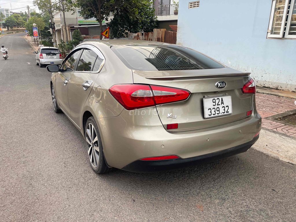 Kia K3 Vàng cát Số tự động 5 chỗ. Mua bán Ô tô tại Thành phố Buôn Ma Thuột Đắk Lắk được đăng bởi văn an hình 3
