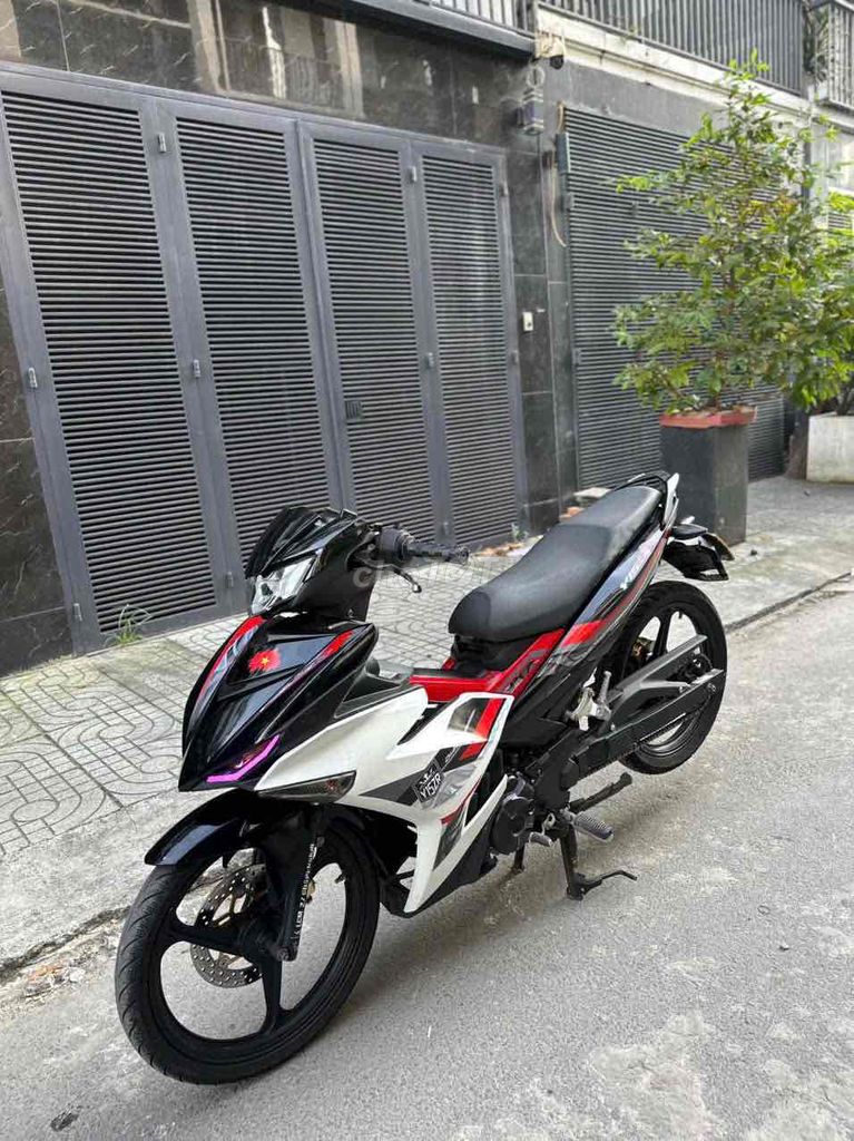 Yamaha Exciter 150 LED Đen Trắng Đỏ. Mua bán Xe máy tại Quận Gò Vấp Tp Hồ Chí Minh được đăng bởi Nguyễn Cường hình 1