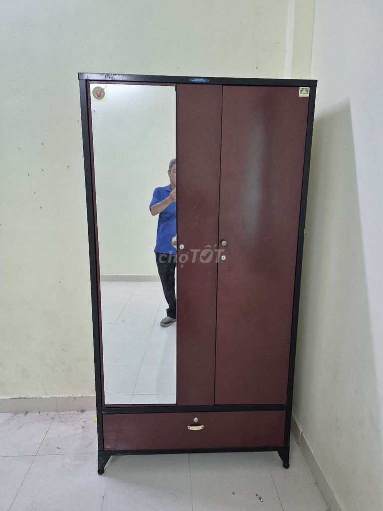 Tủ quần áo Sắt sơn tĩnh điện Nâu 90% mới. Mua bán Tủ, kệ gia đình tại Quận 12 Tp Hồ Chí Minh được đăng bởi Ngọc Thành hình 1