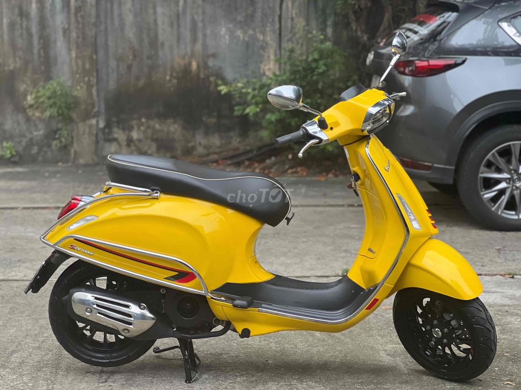 Vespa vàng 2021 xe như cái thùng chủ mua vê ít đi