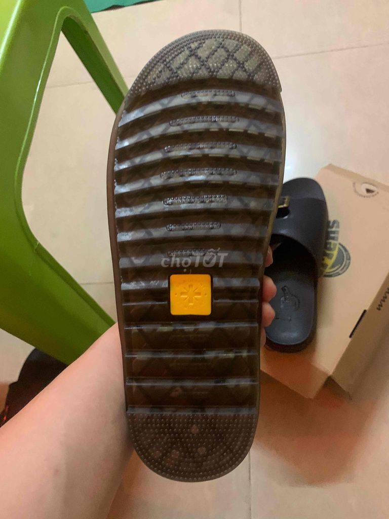 Dép Dr. Martens Nam size 42 Đen Mới 100%. Mua bán Giày dép tại Quận Tân Phú Tp Hồ Chí Minh được đăng bởi Vương Hùng hình 1
