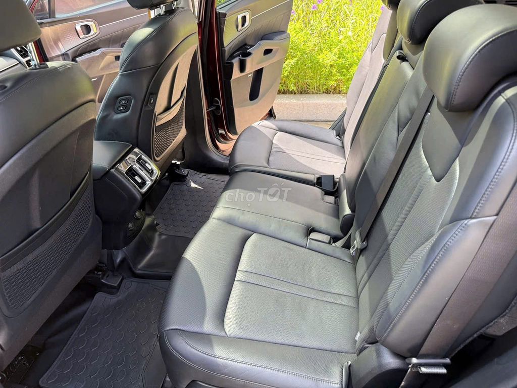KIA Sorento 2022 Đỏ đô 40000 km. Mua bán Ô tô tại Thành phố Thủ Đức Tp Hồ Chí Minh được đăng bởi Vân Anna hình 3