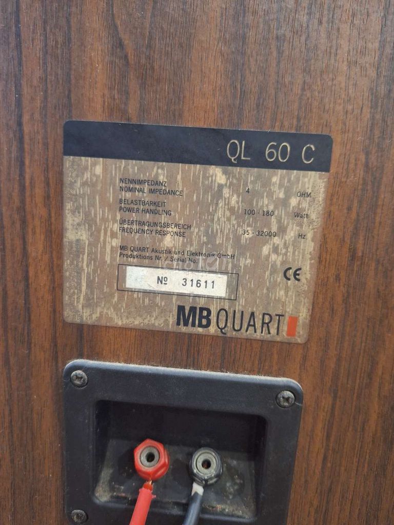 Loa cột MB Quart,  của Đức