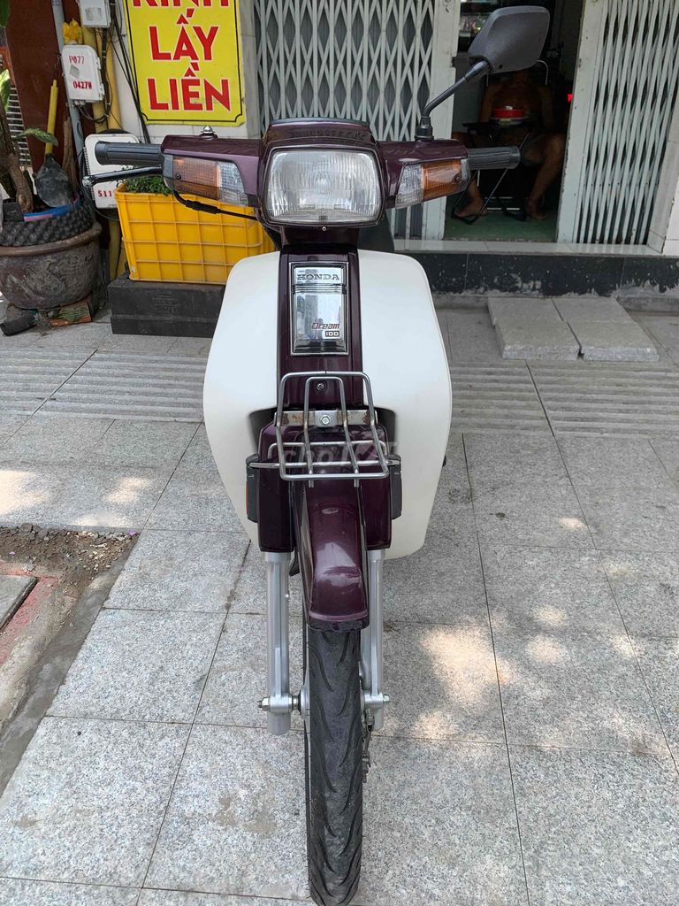 Honda Dream белый, тёмно-красный BSTPHCM