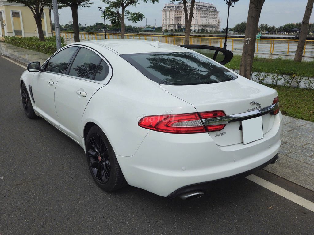 Jaguar XF 2014 2.0 AT - 125000 km. Mua bán Ô tô tại Thành phố Thủ Đức Tp Hồ Chí Minh được đăng bởi SÀN Ô TÔ VIỆT NAM SÀI GÒN hình 5