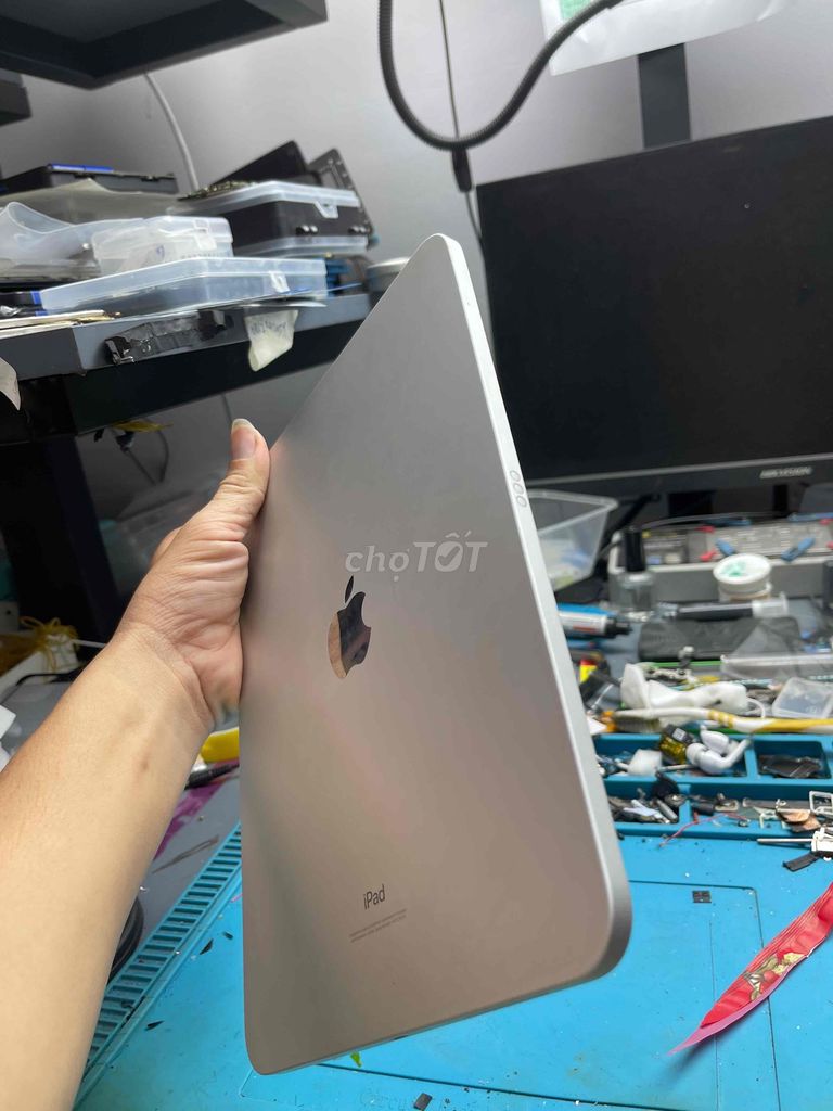 Apple iPad Pro 11in M1 2021 Bạc 64GB. Mua bán Máy tính bảng tại Huyện Nhà Bè Tp Hồ Chí Minh được đăng bởi Hoàng Tú Mobile hình 1