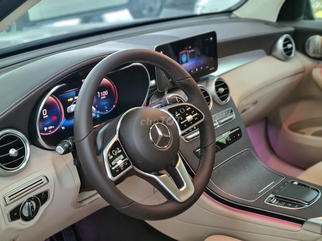 Mercedes GLC300 AMG 2022 Xám/Kem cực ngầu. Mua bán Ô tô tại Quận 7 Tp Hồ Chí Minh được đăng bởi Tri Mercedes DNZ hình 7