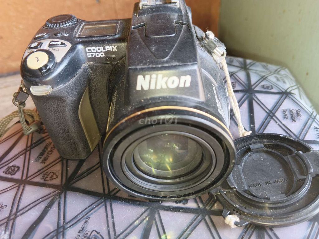 Máy ảnh Nikon Coolpix 5700. Mua bán Máy ảnh, Máy quay tại Quận 3 Tp Hồ Chí Minh được đăng bởi Võ Thái Phong hình 1