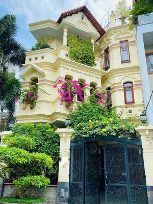 Biệt thự Villa - Nguyễn Trọng Tuyển - 7.5 x 22m - 3 Tầng - Giá 40 Tỷ. Mua bán văn phòng, mặt bằng kinh doanh tại Quận Phú Nhuận Tp Hồ Chí Minh được đăng bởi Tuấn Anh Võ