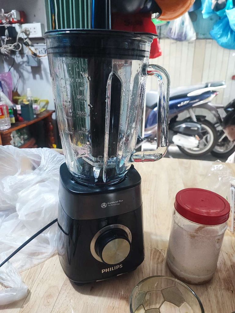 Máy xay sinh tố Philips Thủy tinh Đen. Mua bán Bếp, lò, đồ điện nhà bếp tại Quận 12 Tp Hồ Chí Minh được đăng bởi Nghĩa chuyên hàng lướt hình 1