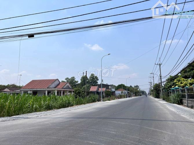 Bán đất góc 2 mặt tiền 10x20,7m xã Phú Hòa Đông- Củ Chi full thổ.