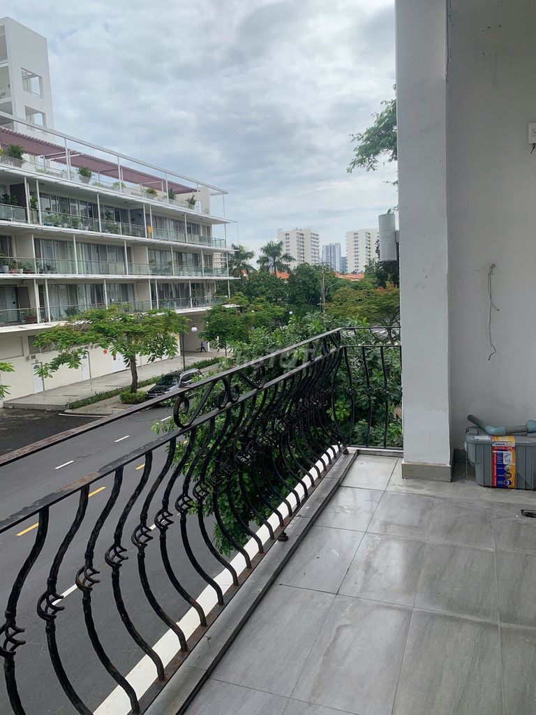Cho thuê MT 224 Lý Long Tường 20tr/tháng