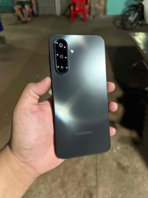 Samsung Galaxy A17 màu đen, bộ nhớ 256GB, RAM 8G