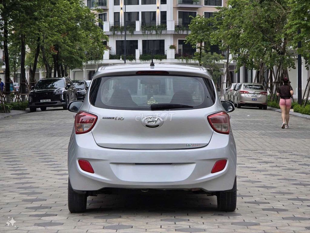Hyundai Grand i10 2014 серебристый МКПП