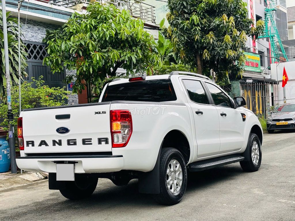 Ford Ranger XLS 2.2 4x2 AT 2018 - 37000 km. Mua bán Ô tô tại Thành phố Dĩ An Bình Dương được đăng bởi trần thị khánh huyền  hình 18