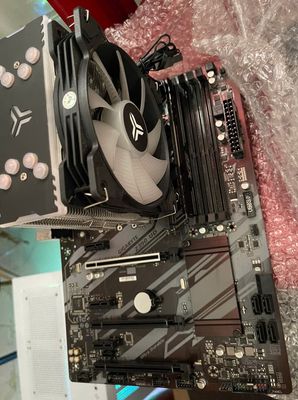 Combo Giga Z390+i7-9700+Tản khí T400i RGB+DDR4 16G. Mua bán Linh kiện (RAM, Card...) tại Quận Hải Châu Đà Nẵng được đăng bởi Baxiqua
